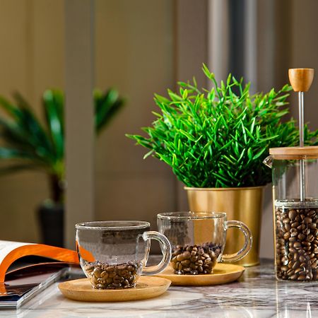 Hotel Wanda Vista Istanbul Exterior foto A coffee press