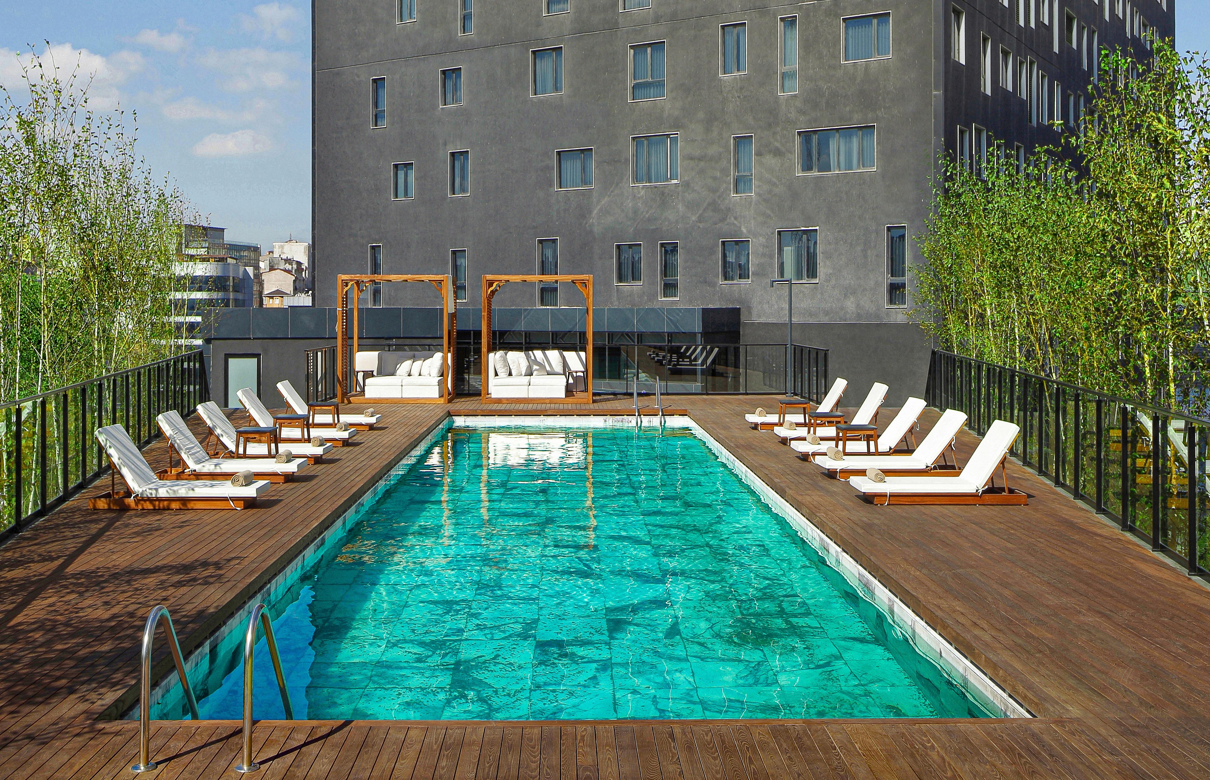 Hotel Wanda Vista Istanbul Exterior foto The hotel's rooftop pool