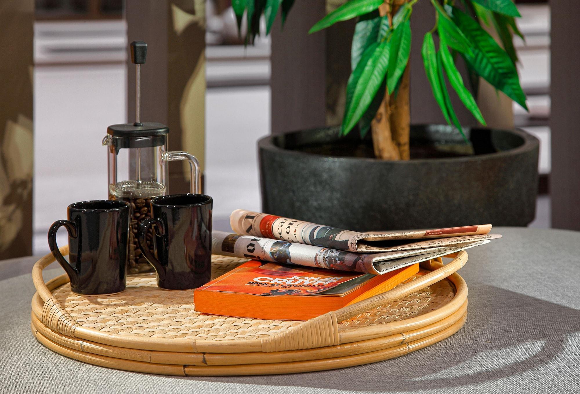 Hotel Wanda Vista Istanbul Exterior foto A rattan tray