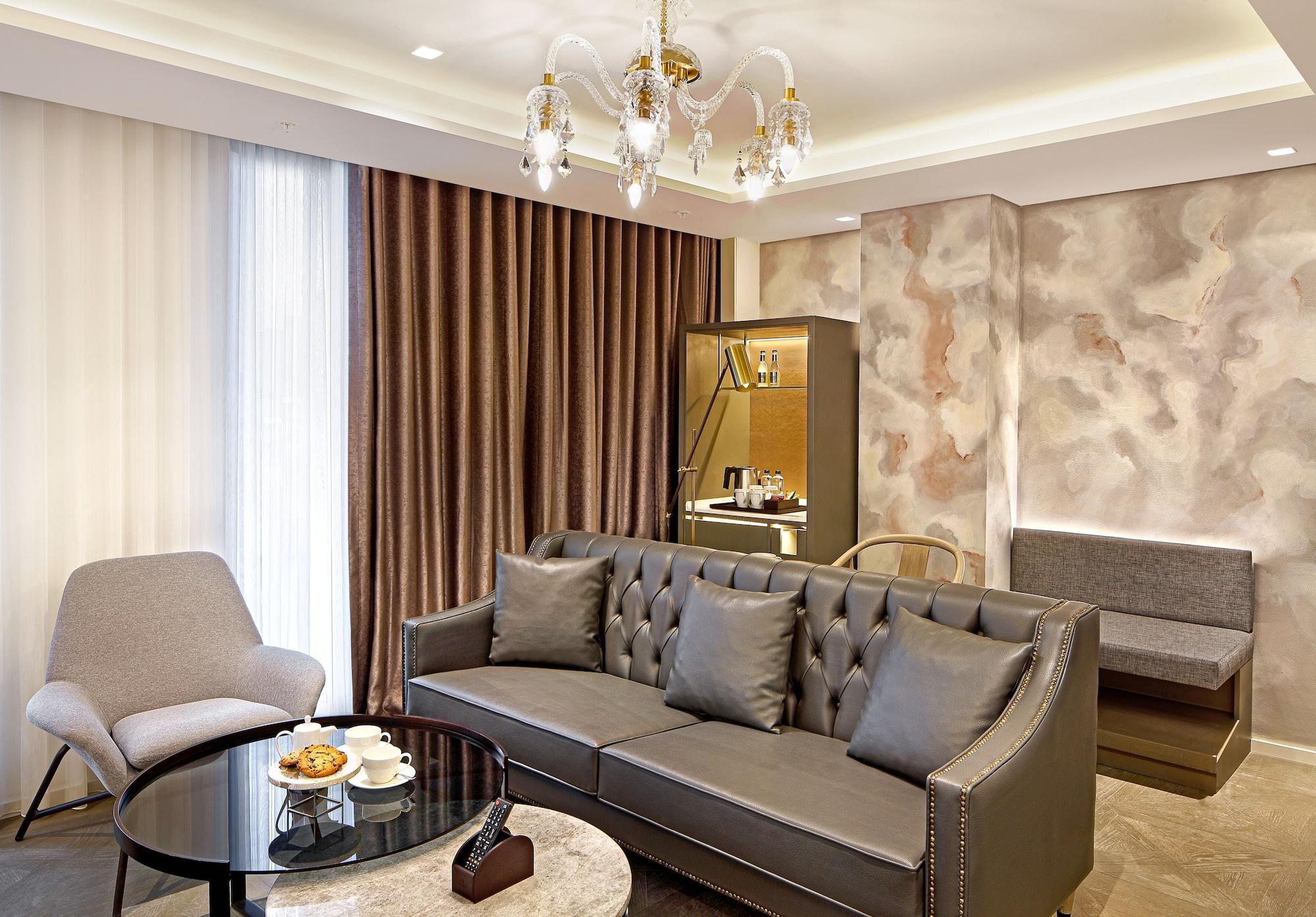 Hotel Wanda Vista Istanbul Exterior foto A living room in a suite at the hotel